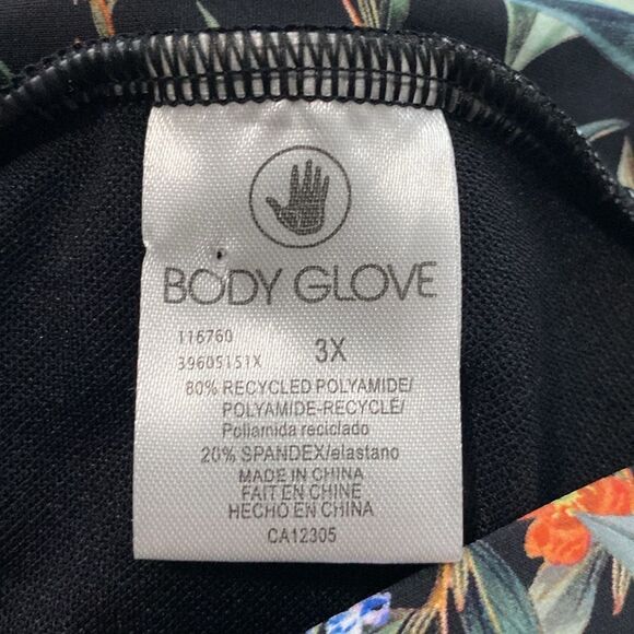 NWT- Body Glove- Two piece swimsuit-Drew top, Woodstock bottoms- Size 3X - Picture 16 of 16